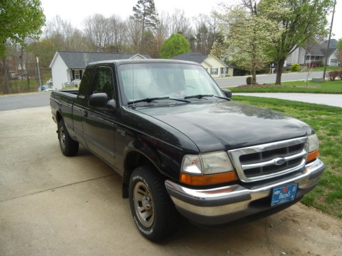 This is my buddy Robby.  Not bad for being sixteen.  (That's like 60 in people years)